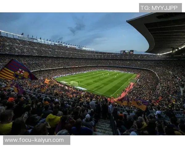 世体：诺坎普设计了2部自动扶梯，可从球迷商店直通主看台