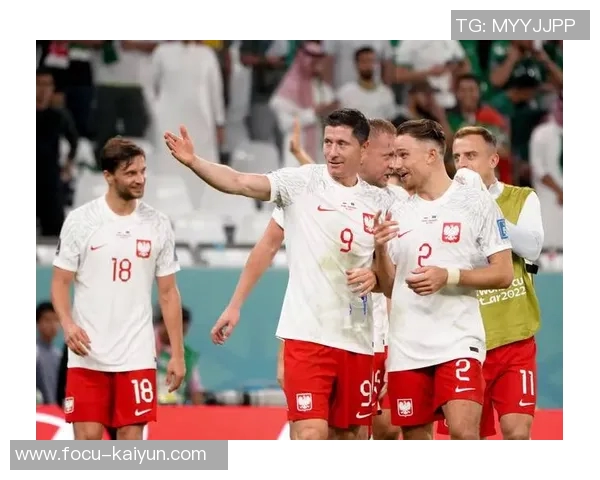 巴列卡诺客队更衣室设施简陋，波兰球队波兹南莱赫发视频吐槽——一场体育场馆标准的隐形战