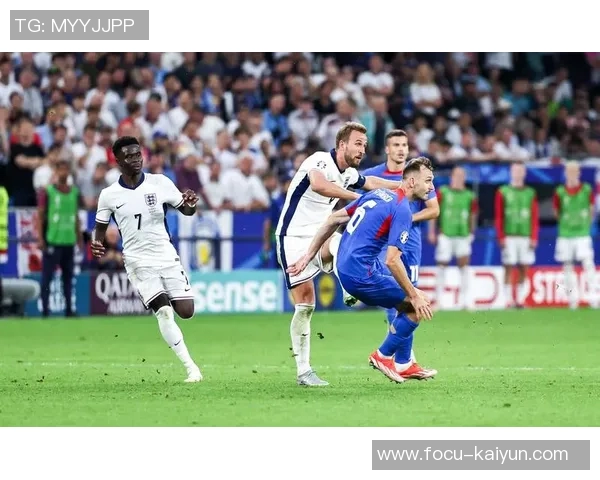 邮报：贝林厄姆被换下时异常愤怒，这再次展示了他的自私